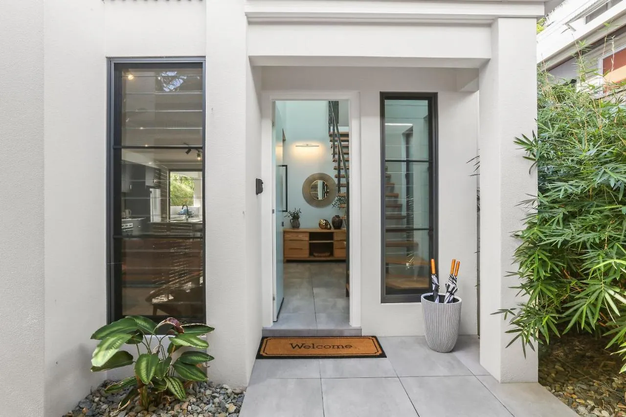 Carinya - Secluded Luxury Minutes From The Beach Palm Cove 0*,  Australia