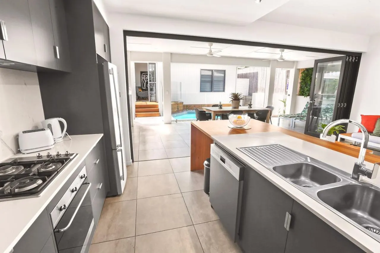 Carinya - Secluded Luxury Minutes From The Beach Palm Cove